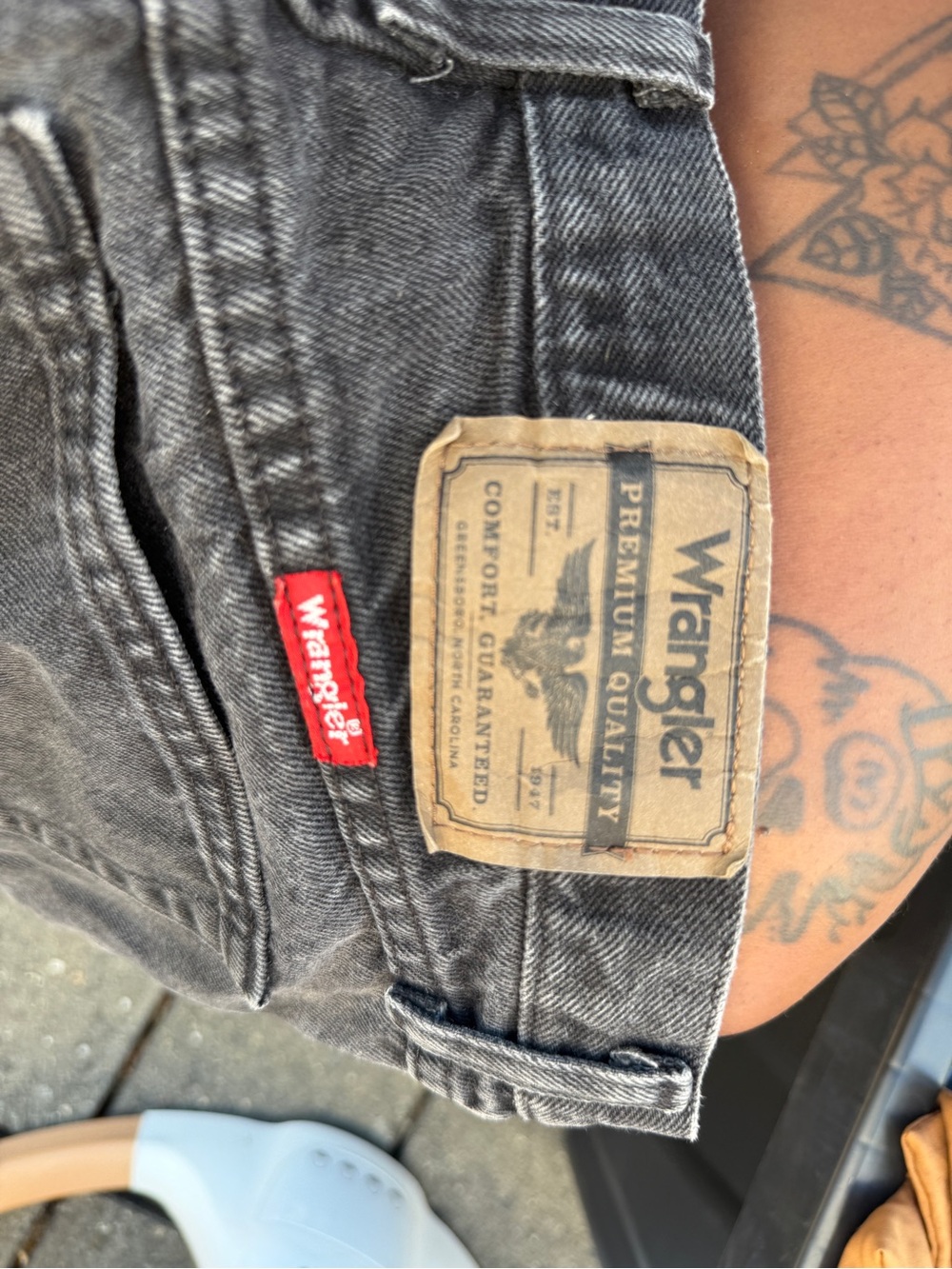 Wrangler Men’s Gray Straight Jeans with Red Brand Tab